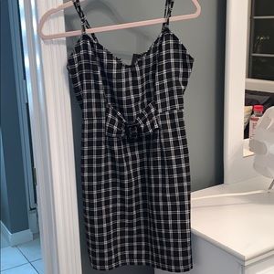 Kendal and Kylie dress